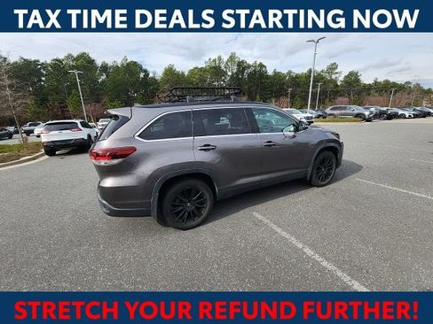 Used 2019 Toyota Highlander SE image 14