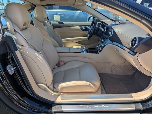 Used 2014 Mercedes-Benz SL 550 image 19