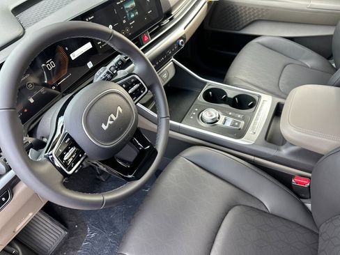 New 2026 Kia Carnival LXS image 10