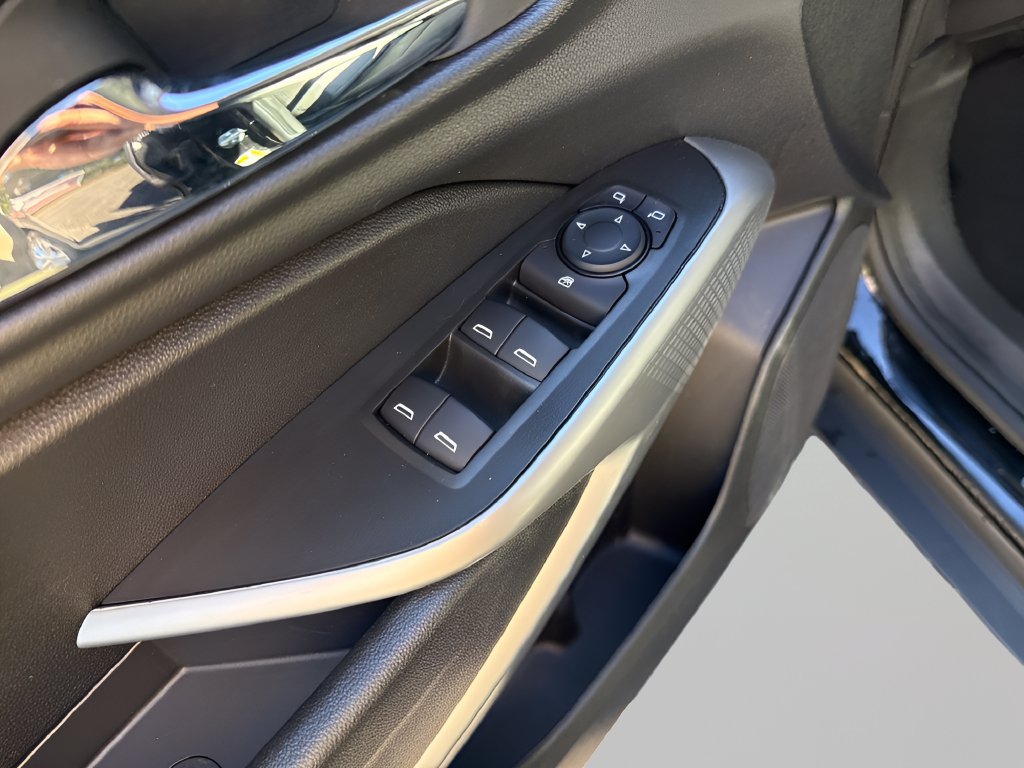 Used 2025 Chevrolet Trax LS FWD image 15