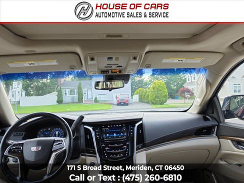 Used 2019 Cadillac Escalade Luxury AWD/4WD image 23