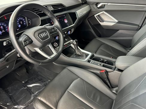 Used 2021 Audi Q3 2.0T Premium w/ Convenience Package AWD/4WD image 4