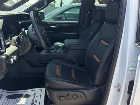 Used 2025 GMC Sierra 1500 AT4 w/ AT4 Premium Package AWD/4WD image 6
