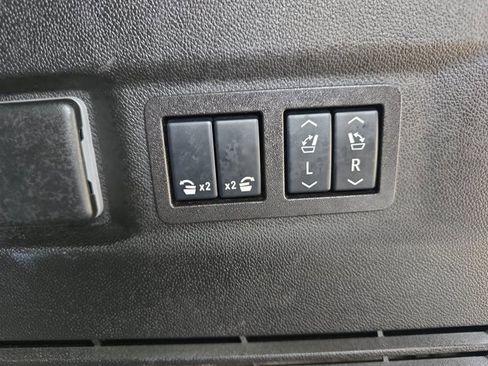 Used 2025 Chevrolet Tahoe Premier image 19