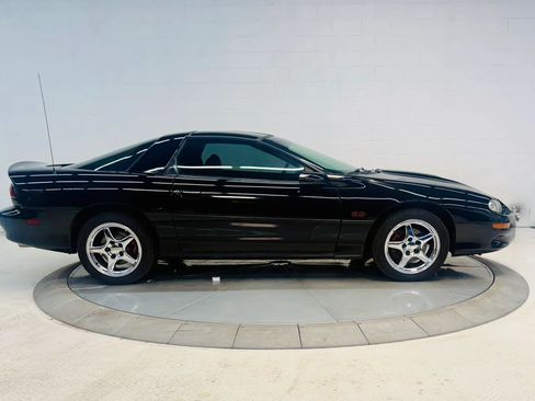 Used 2000 Chevrolet Camaro Z28 w/ SS Performance/Appearance Pkg RWD image 15