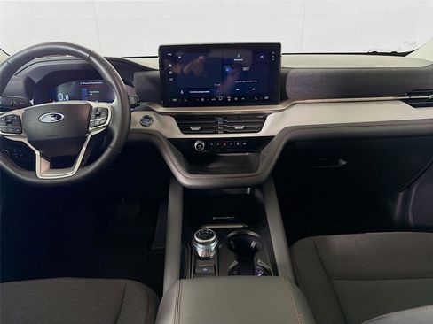 Used 2025 Ford Explorer Active AWD/4WD image 22