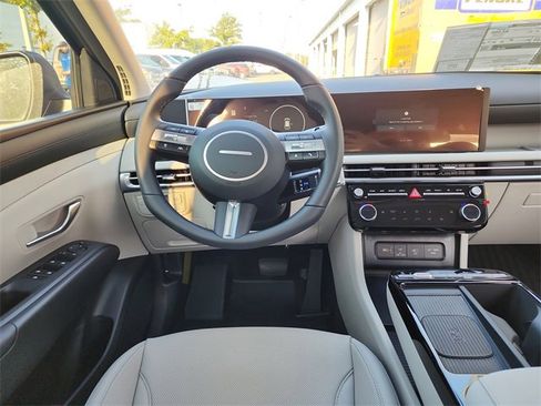 New 2025 Hyundai Tucson SEL image 9