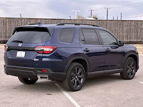 Certified 2025 Honda Pilot Sport image 6
