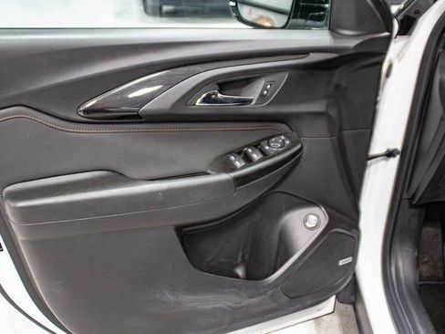 Used 2023 Chevrolet TrailBlazer RS w/ Sun and Liftgate Package image 11