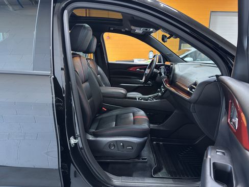 Used 2025 Chevrolet Traverse RS AWD/4WD image 21