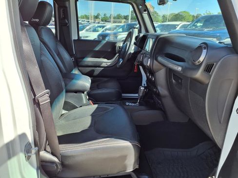 Used 2018 Jeep Wrangler Unlimited Sport AWD/4WD image 18