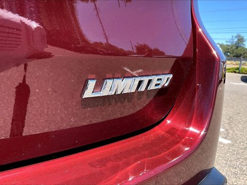 Used 2017 Toyota Highlander Limited Platinum AWD/4WD image 9