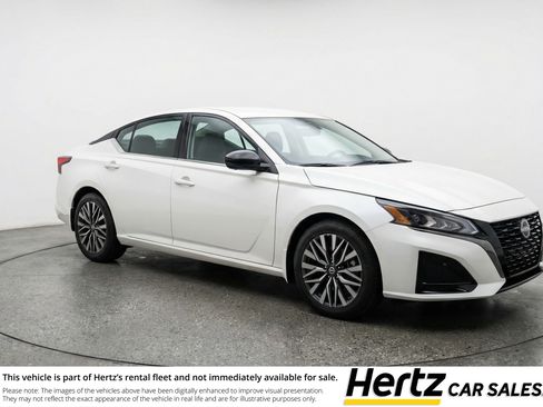 Used 2025 Nissan Altima 2.5 SV FWD image 1