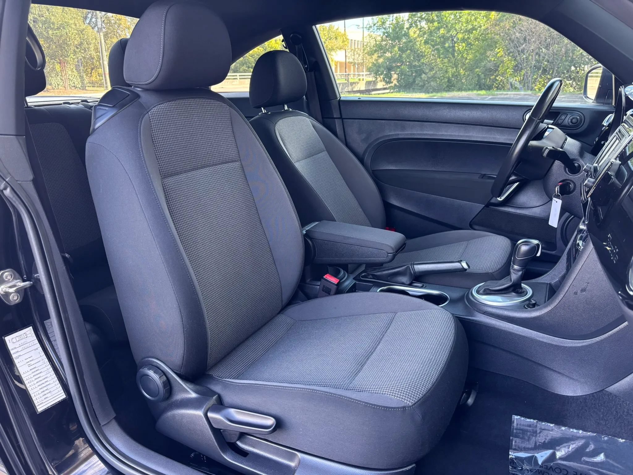 Used 2018 Volkswagen Beetle 2.0T S FWD image 14