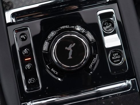 Certified 2023 Rolls-Royce Cullinan Black Badge w/ Driver's Package image 41