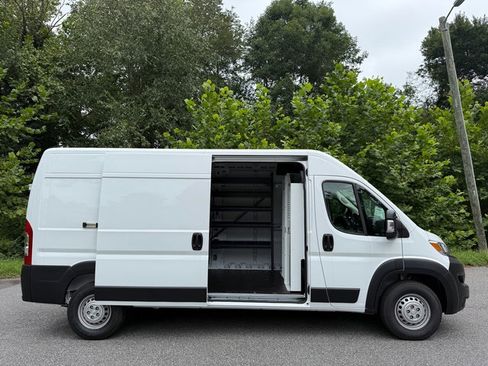 New 2025 RAM ProMaster 2500 w/ Convenience Group image 7