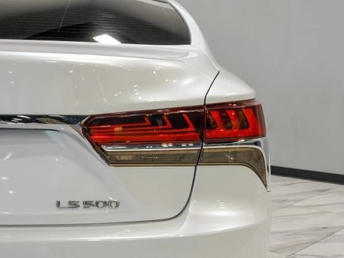 Used 2018 Lexus LS 500 w/ Accessory Package (Z1) RWD image 65