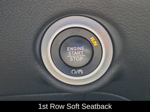 Used 2019 Chrysler Pacifica Touring Plus w/ S Appearance Package FWD image 17