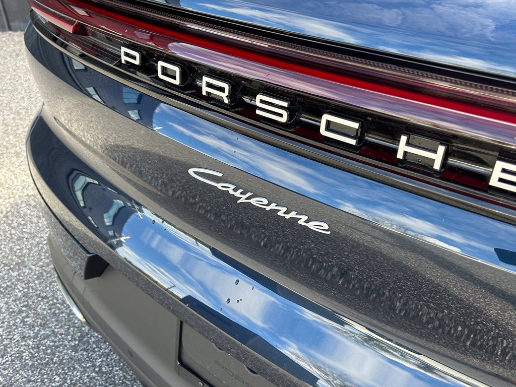 Certified 2026 Porsche Cayenne AWD/4WD image 17