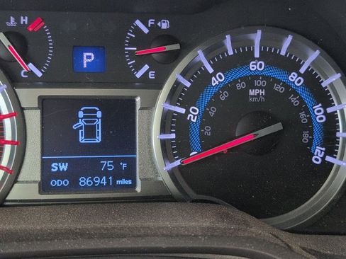 Used 2018 Toyota 4Runner Limited AWD/4WD image 10