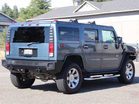 Used 2005 HUMMER H2 w/ Preferred Equipment Group image 9
