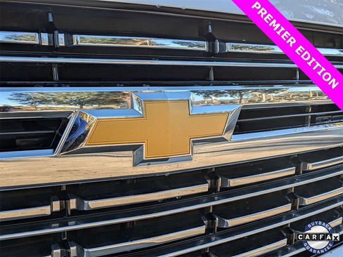 Used 2023 Chevrolet Suburban Premier image 5