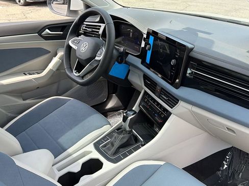 New 2026 Volkswagen Jetta SE FWD image 8