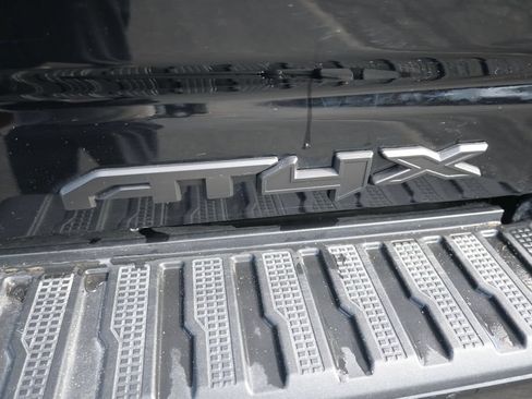 Used 2025 GMC Sierra 2500 AT4X AWD/4WD image 12