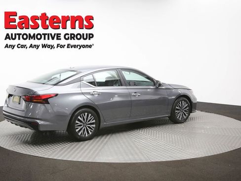 Used 2025 Nissan Altima 2.5 SV image 41