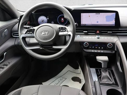 Used 2024 Hyundai Elantra SEL FWD image 23