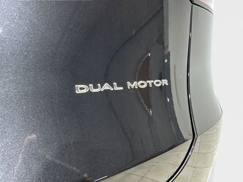 Used 2025 Tesla Model Y Long Range AWD/4WD image 23