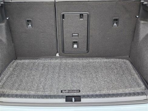 New 2025 Volkswagen Taos SE image 33