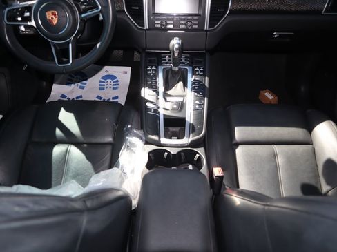 Used 2015 Porsche Macan S image 9