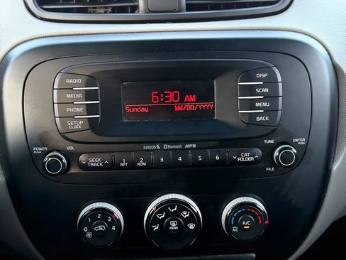 Used 2016 Kia Soul FWD image 18
