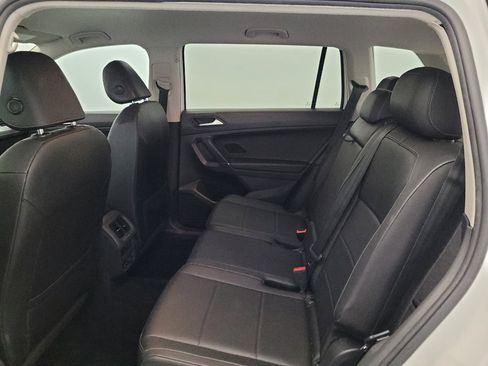 Used 2020 Volkswagen Tiguan SE AWD/4WD image 18