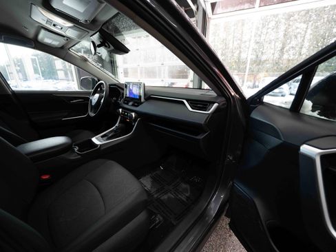Used 2025 Toyota RAV4 XLE image 26