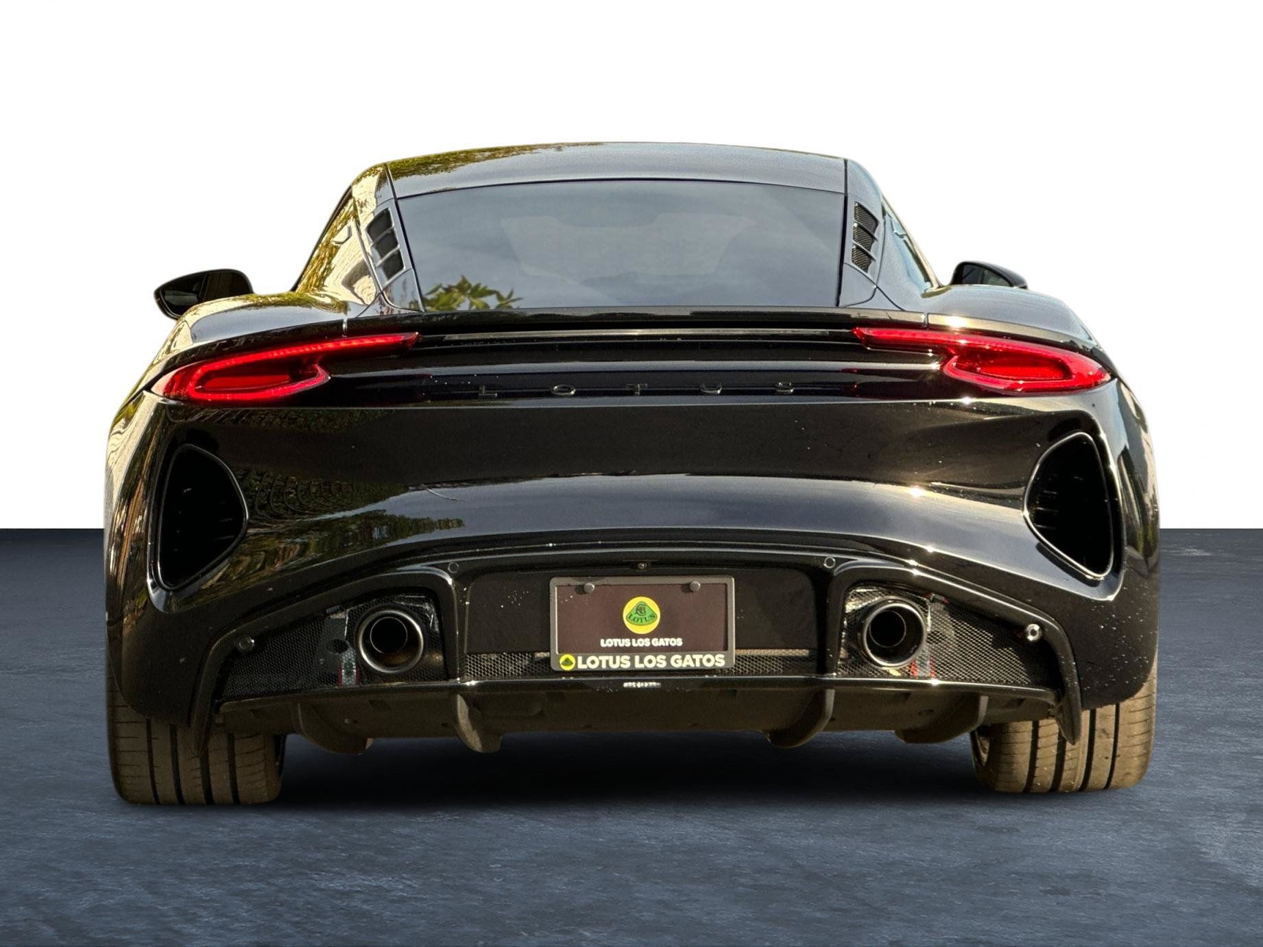 Used 2025 Lotus Emira RWD image 7
