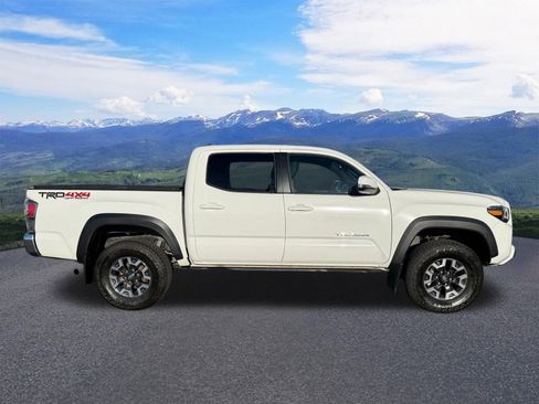 Used 2023 Toyota Tacoma TRD Off-Road AWD/4WD image 7