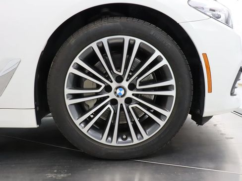 Used 2019 BMW 530i w/ Convenience Package RWD image 42
