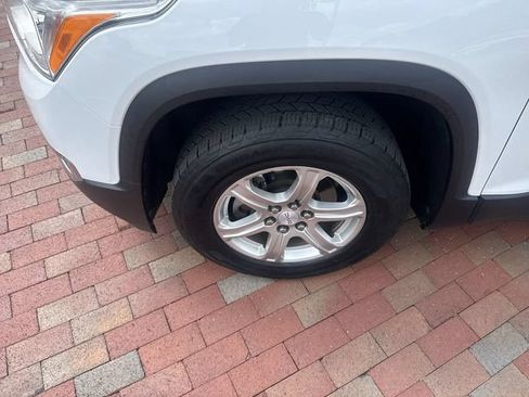 Used 2019 GMC Acadia SL FWD image 10