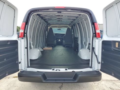 New 2026 GMC Savana 2500 Extended RWD image 9