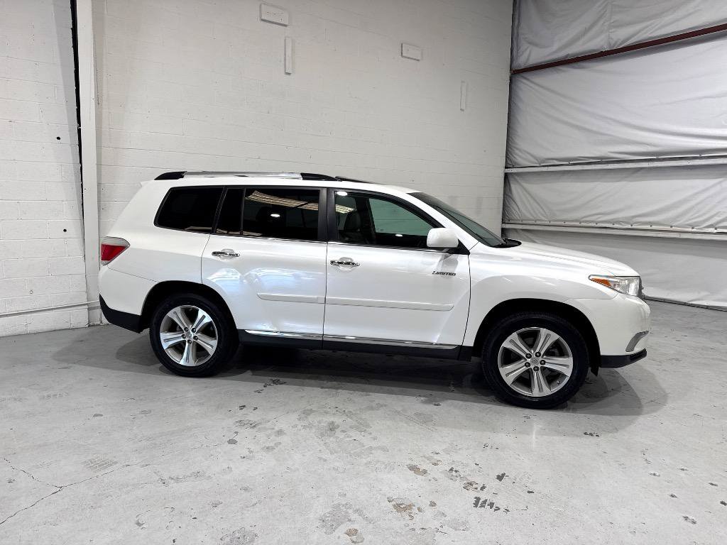 Used 2013 Toyota Highlander Limited AWD/4WD image 7