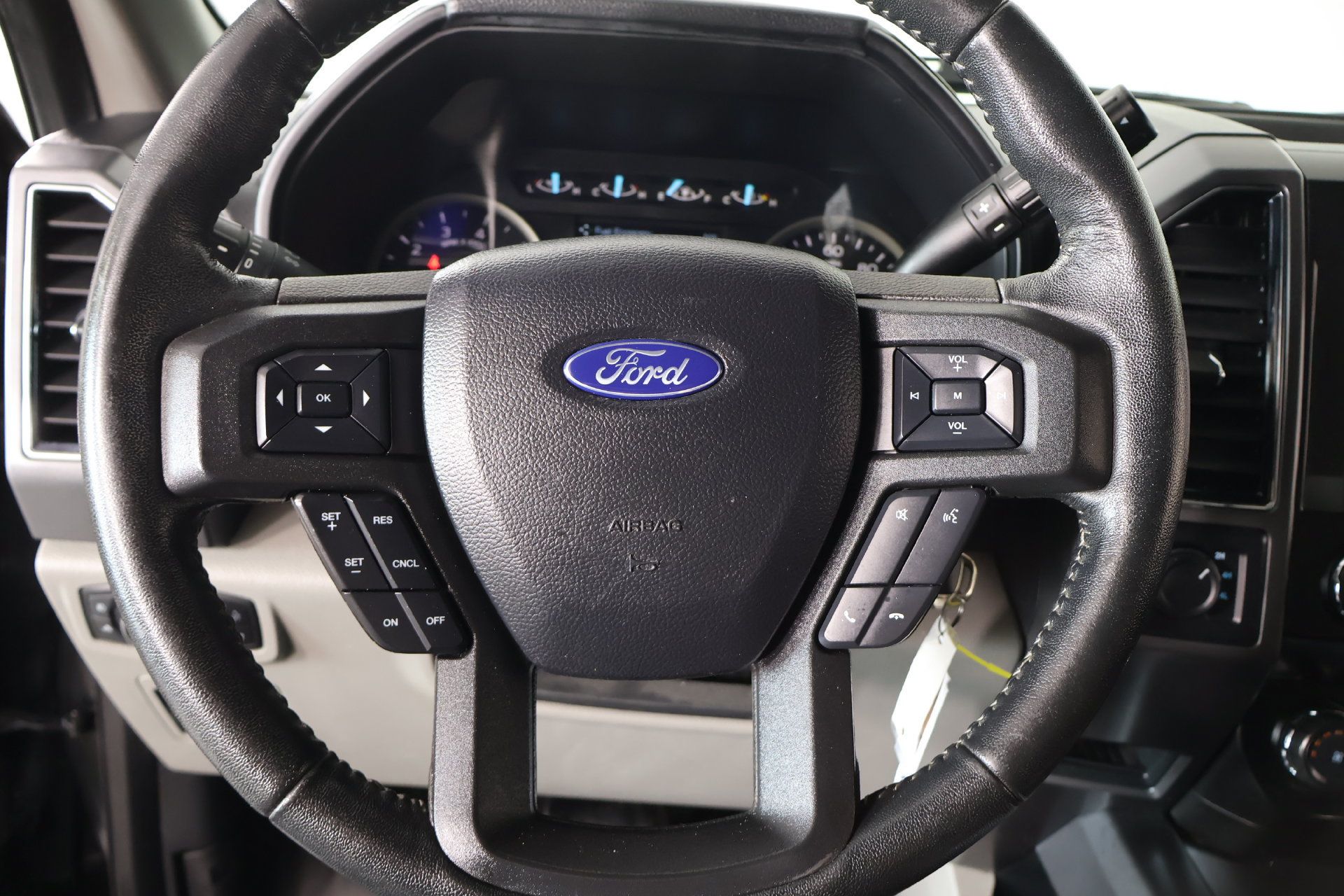 Used 2020 Ford F150 XLT w/ Equipment Group 302A Luxury AWD/4WD image 3