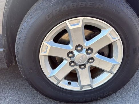 Used 2015 GMC Acadia SLE image 14