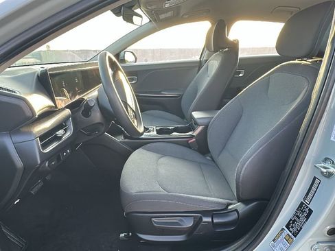 Used 2025 Kia K4 LXS image 4