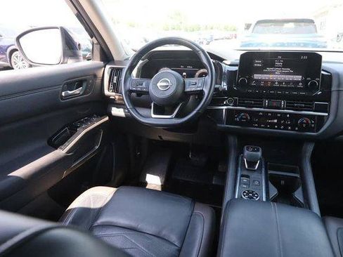 Used 2023 Nissan Pathfinder Platinum w/ Lighting Package (N92) AWD/4WD image 24