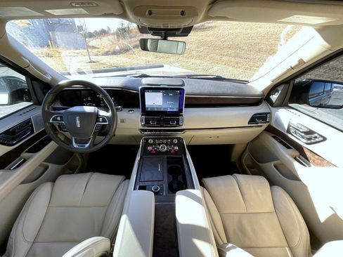 Used 2019 Lincoln Navigator L Reserve image 15