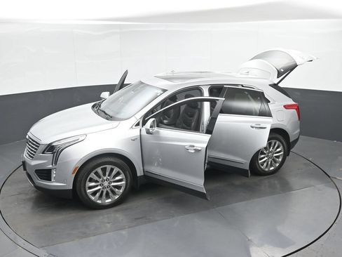 Used 2017 Cadillac XT5 Platinum w/ Driver Assist Package AWD/4WD image 50