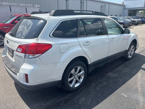 Used 2014 Subaru Outback 2.5i Limited w/ Moonroof Package AWD/4WD image 9