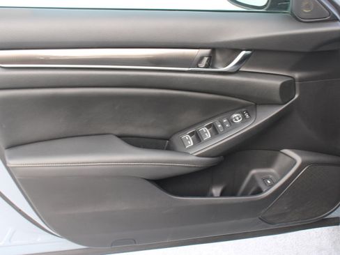 Used 2021 Honda Accord Sport image 10